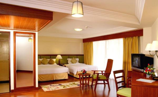 Kalim Resort Patong Exterior photo