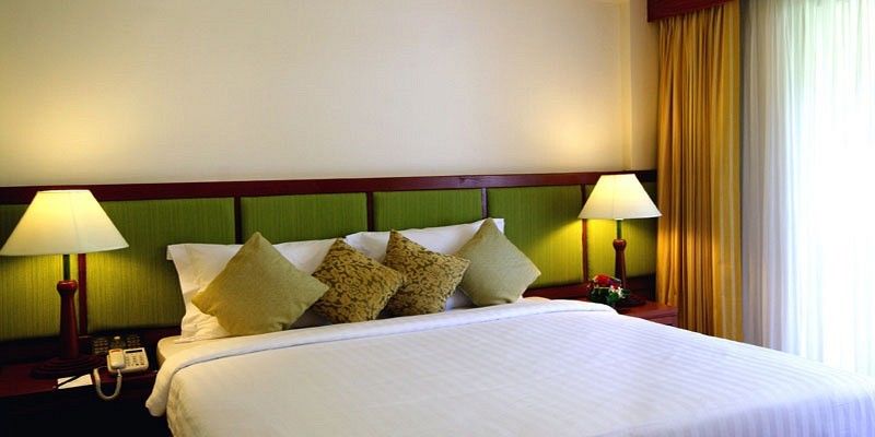 Kalim Resort Patong Exterior photo