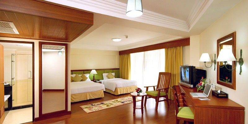 Kalim Resort Patong Exterior photo